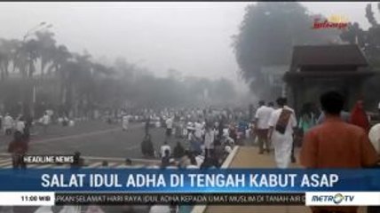 Warga Pontianak Salat Id di Tengah Kabut Asap