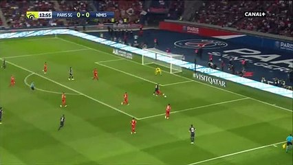 Sarabia hits Nimes' defender 3 times in a row