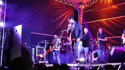 Dançando Forró Ao Som De Arriba Saia