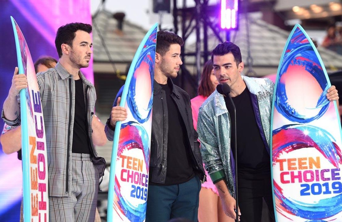 Kevin jonas: mobbing wegen haarschnitt