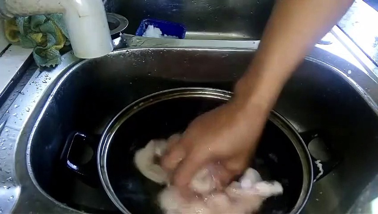 Cách sơ chế lòng lợn nhanh sạch và không có mùi hôi - nấu ăn Việt Nam