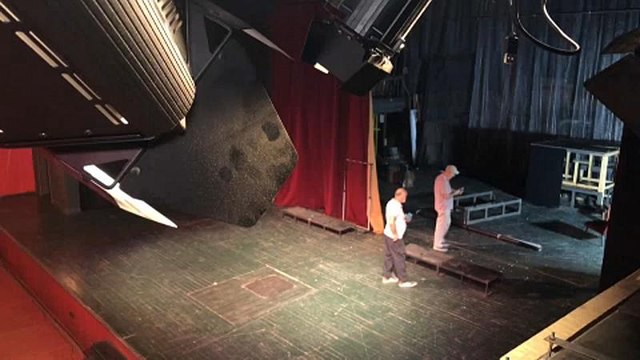 Искусство против политики