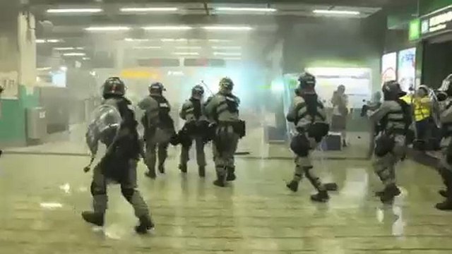 Hong Kong : Jeu du chat et de la souris entre manifestants et police, jusque dans le métro