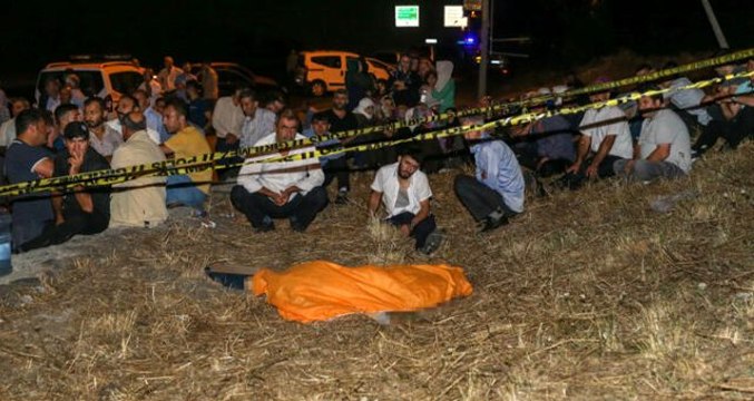 Korkunç kaza! Arızalı aracından inen sürücü, otomobil çarpması sonucu can verdi