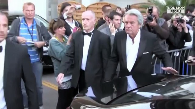 Alain Delon hospitalisé : son fils Alain-Fabien dévoile un premier cliché rassurant