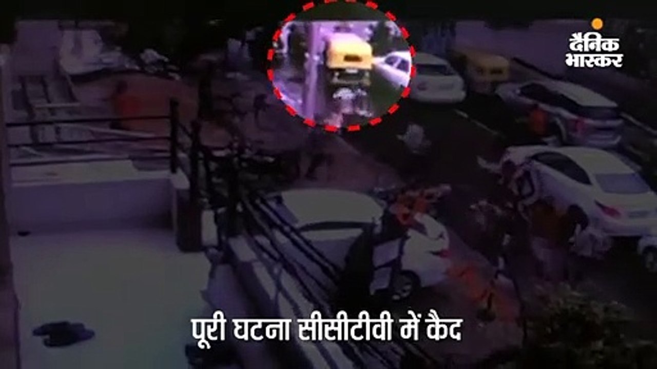 अहमदाबाद में ऑटो रिक्शे पर गिरा पेड़, एक की मौत...