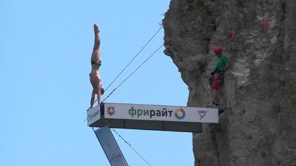 ویدئو؛ مسابقات بین‌المللی شیرجه در کریمه