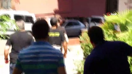 Kaçan boğa şehrin altını üstünü getirdi