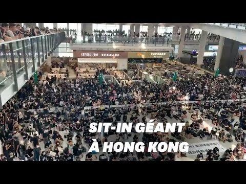 À Hong Kong, un sit-in géant paralyse l'aéroport