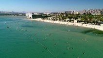 Bayramda İstanbullular Menekşe plajına akın etti