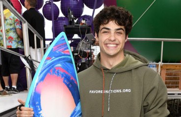 Noah Centineo condemned bullying during inspiring Teen Choice speech