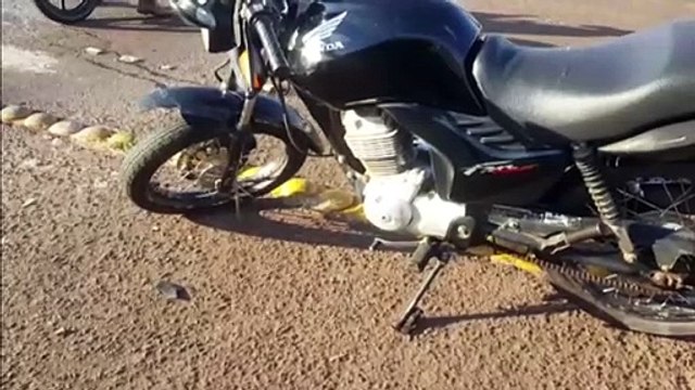 Carro e moto batem no cruzamento das ruas Vitória e Souza Naves