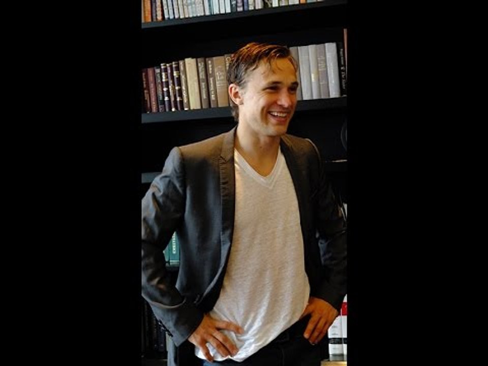 William Moseley Invites Candy Girls to Watch Carrie Pilby
