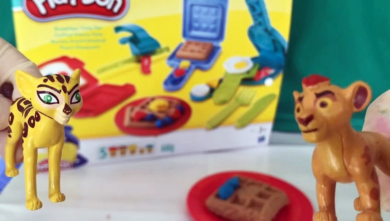 Simba le Roi Lion a faim - Simba The Lion King is hungry - Pâte à modeler Play Doh