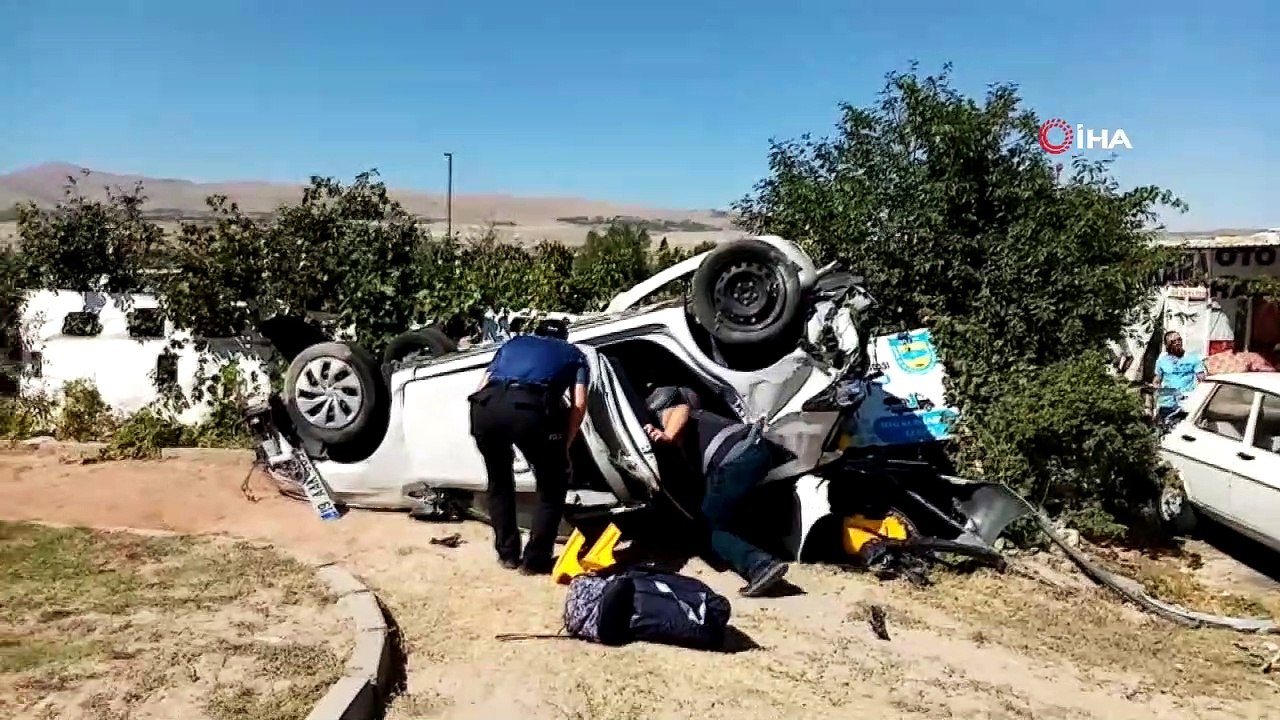 Nevşehir’de pikap otomobile çarptı: 4’ü çocuk 8 yaralı