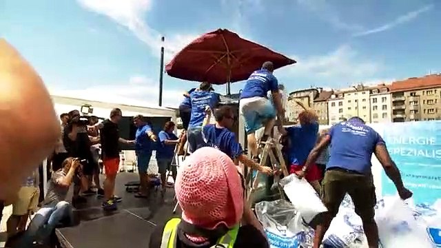 Un athlète autrichien passe deux heures en boîte de glace pour battre le record Guinness