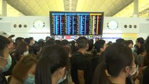 시위대 점거로 폐쇄됐던 홍콩 공항 운영 재개 / YTN