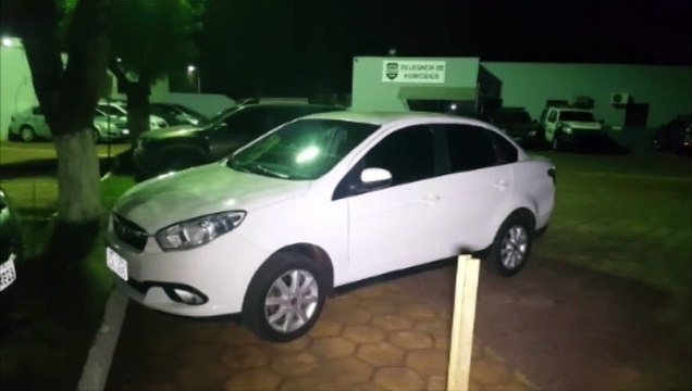 Veículo que teria sido utilizado em tentativa de homicídio é apreendido com marcas de bala