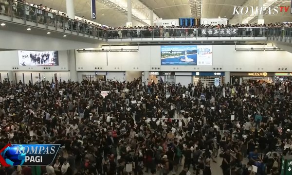 Demonstran Duduki Bandara Hong Kong, Seluruh Penerbangan Dibatalkan