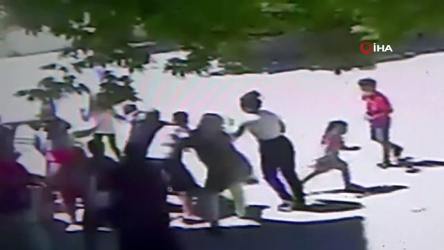 Kayıp yüzük aranırken çardak çöktü, taşlı sopalı satırlı kavga çıktı