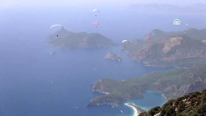 Gökyüzünde çığlık ve kahkaha atarak eğleniyorlar - MUĞLA