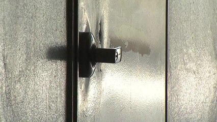 굶어 숨진 탈북 모자...냉장고엔 고춧가루뿐 / YTN