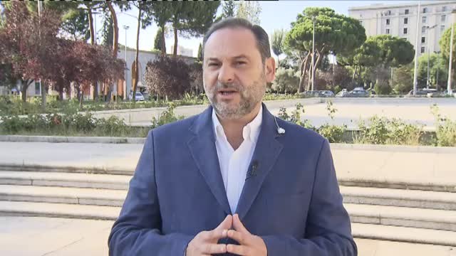 Ábalos asegura que el capitán del Open Arms no puede pedir asilo para los menores rescatados