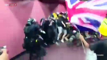 Hong Kong’da protestolar hız kesmiyor