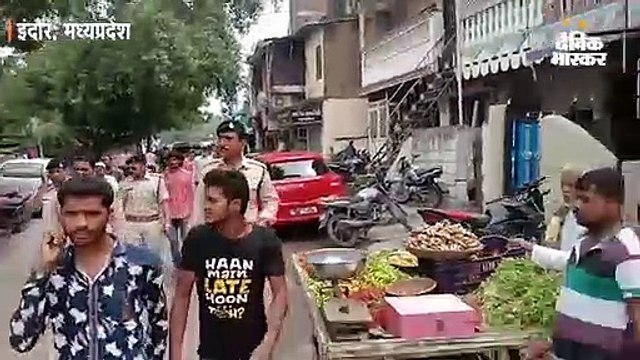 पत्नी की गला रेतकर हत्या करने वाले आरोपी का निकाला जुलूस, कान पकड़वाकर की पिटाई