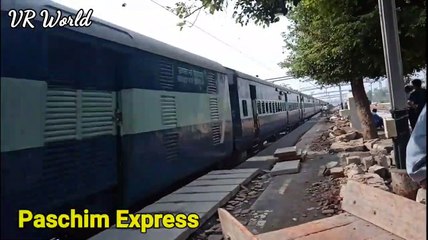 Close encounter with Paschim Express _ Samata Express