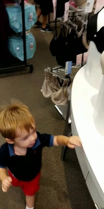 Boy Gives Dad Anatomy Lesson While Shopping