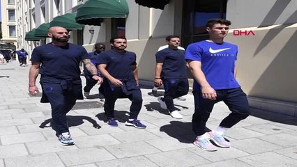 SPOR Chelseali futbolcular, Beşiktaş'ta yürüyüş yaptı