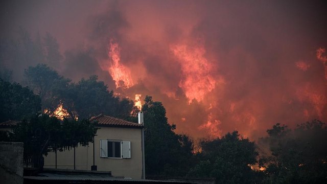 Φωτιά στην Εύβοια: Σε κατάσταση έκτακτης ανάγκης το νησί - Αναμένεται ευρωπαϊκή βοήθεια