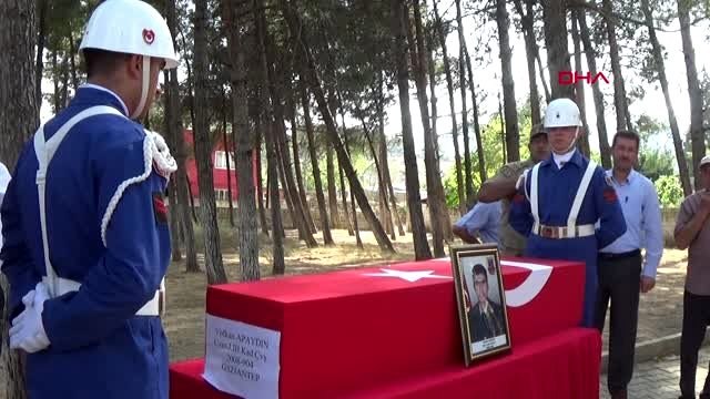 Görevi başındayken ölen uzman çavuş gözyaşları içinde toprağa verildi