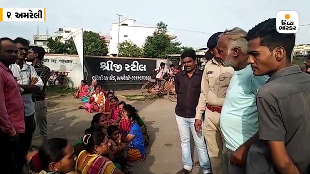 રસ્તા અને પાણીને લઇને મહિલાઓ રસ્તા પર ઉતરી આવી ચક્કાજામ કર્યો