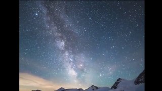 Breath-taking Timelapse of Milky Way