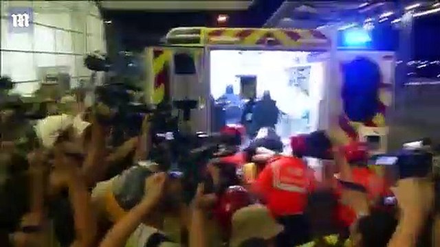 Hong Kong: Medics fight way through protestors and journalists