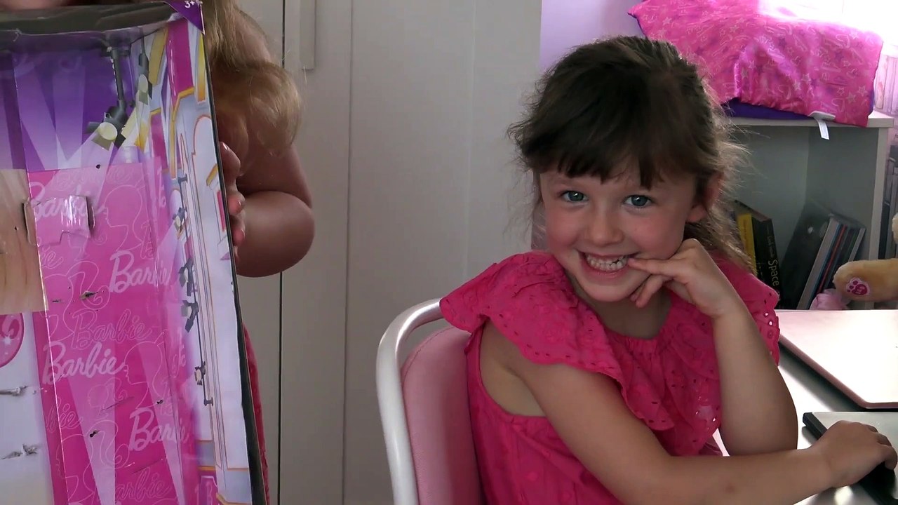 Barbie Best Fashion Friend - Minha Irmã me maquiando de Barbie - Virei Barbie