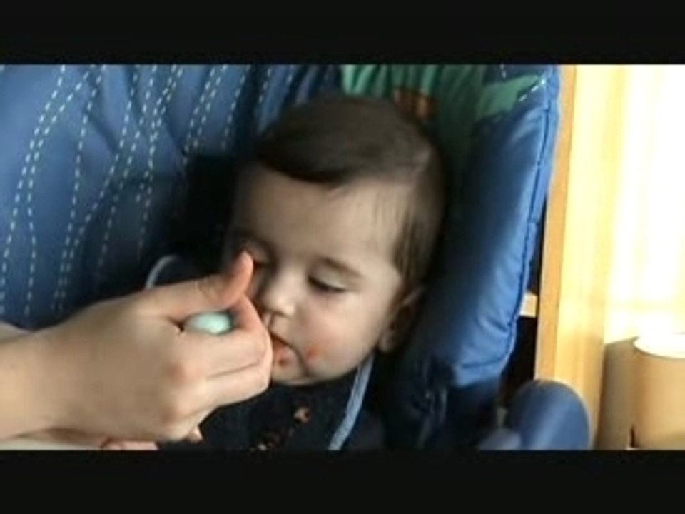 le 1er repas de jules