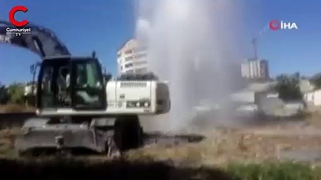 Sivas'ta görüntülendi: Metrelerce yükseğe fışkırdı