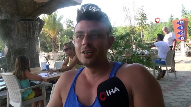 Yol kenarındaki Airbus'ı görenler şaşkınlıklarını gizleyemiyor... İstanbul'dan tırlarla getirildi, otoyol kenarında turistlere hizmet veriyor