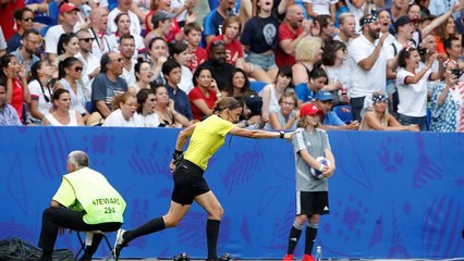 "Endlich eine Frau": Frappart pfeift Supercup, Klopp freut sich