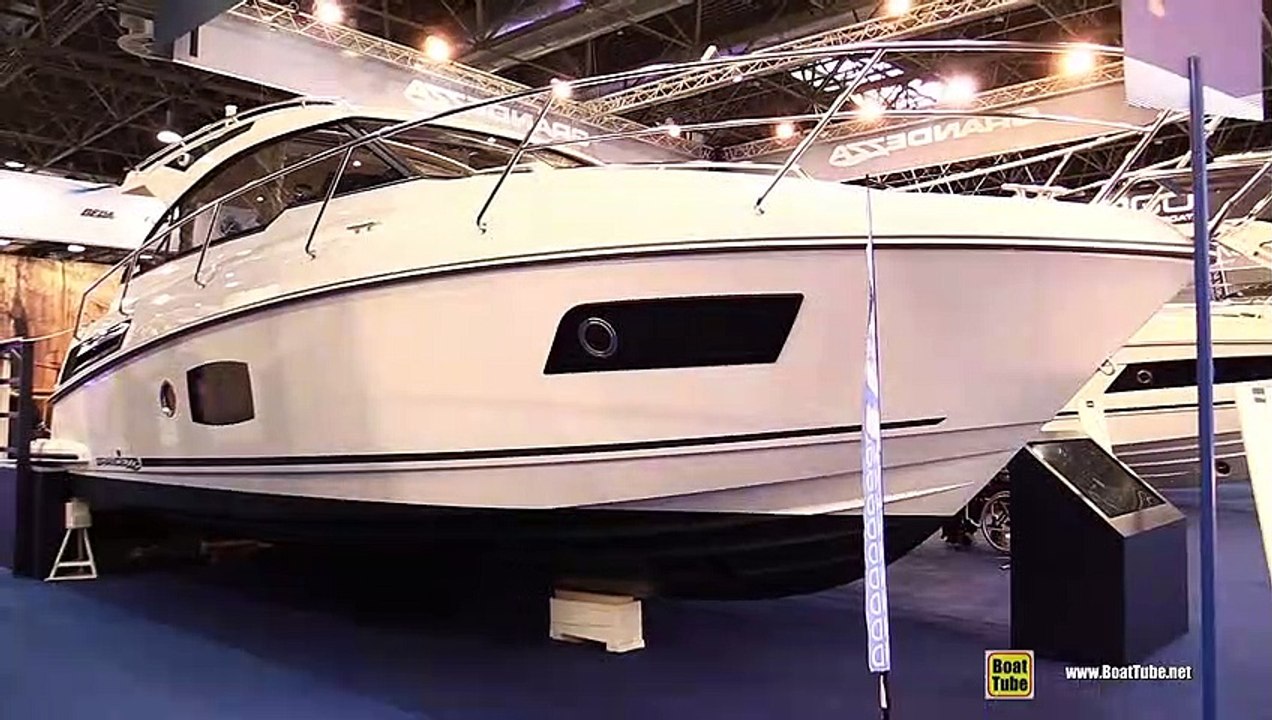 2019 Grandezza 34 OC Yacht - Walkaround - 2019 Boot Dusseldorf