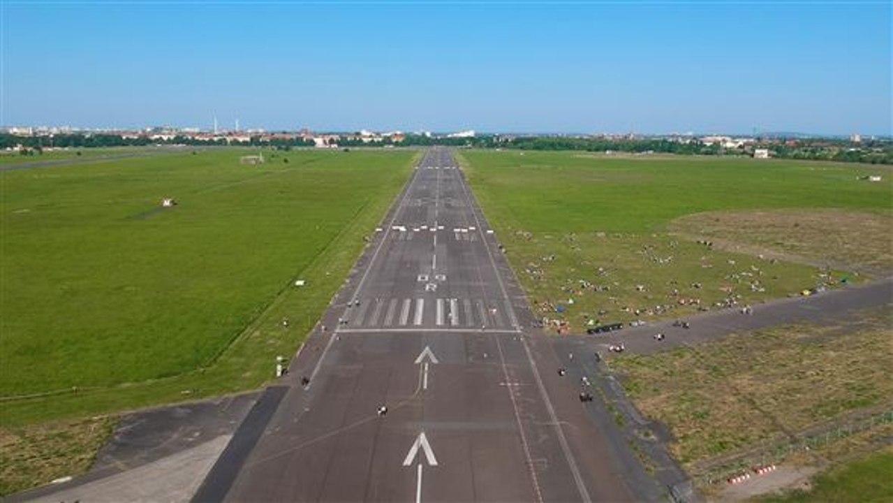 Sex-Buden für das Tempelhofer Feld