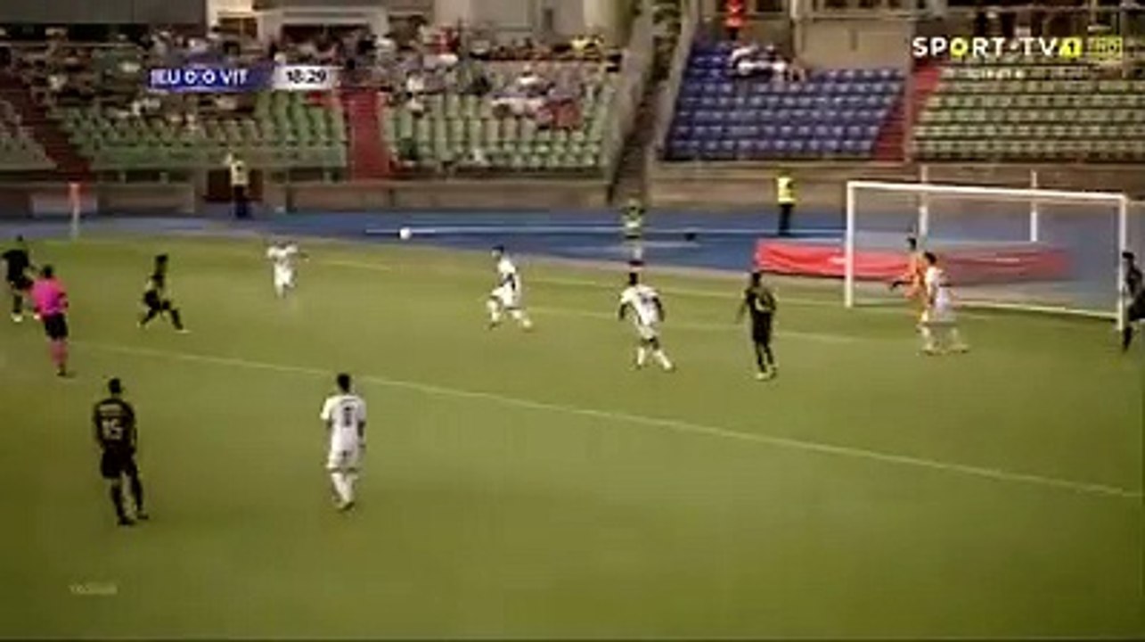 Valentin Kouame contre vitoria Guimaraes en ligue europa