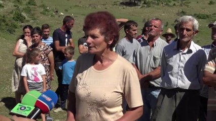 Télécharger la video: Protestë në Skrapar kundër HEC-it, banorët: Projekti na lë pa ujë