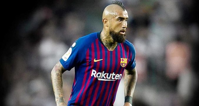 Arturo Vidal, bir Beşiktaş taraftarının Come to Beşiktaş yorumunu beğendi