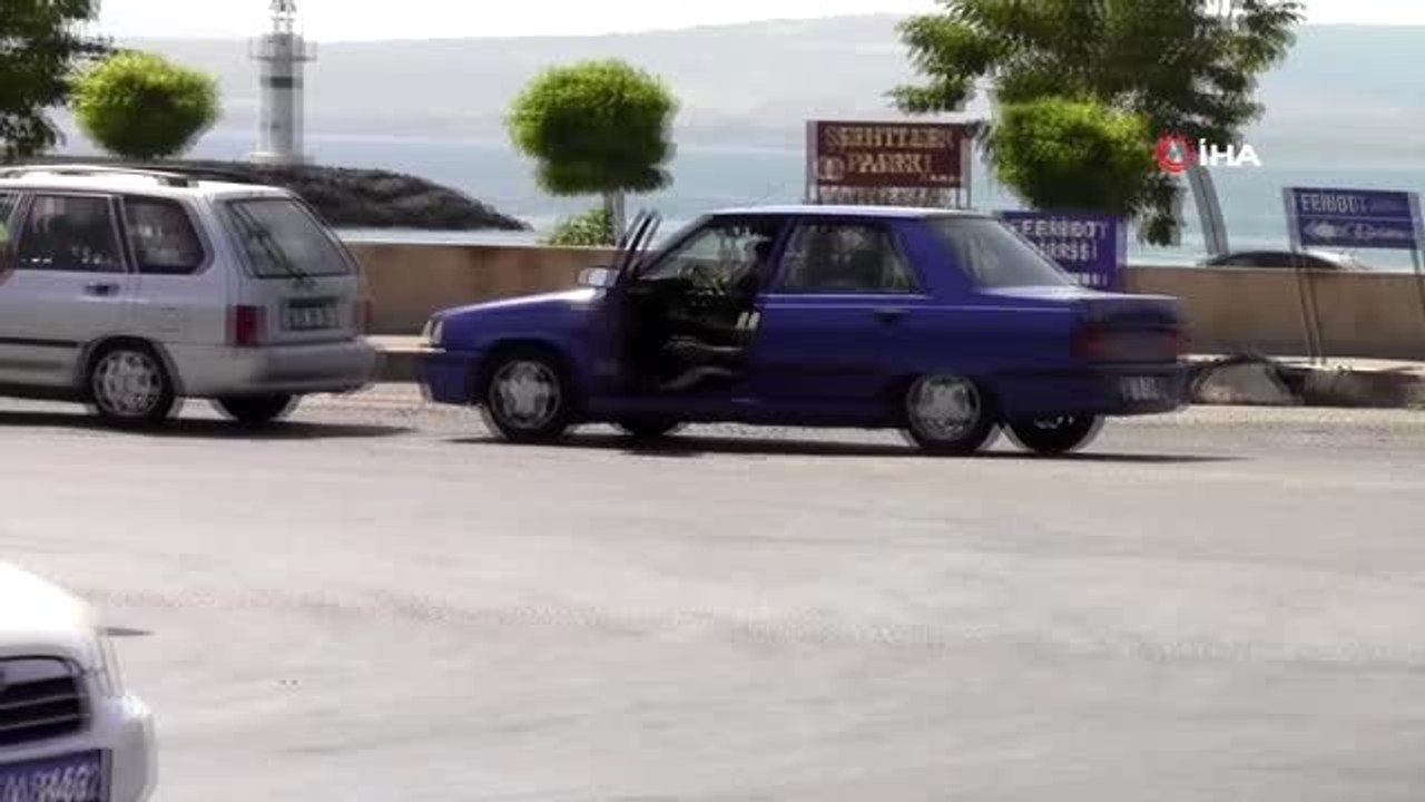 Lapseki-Gelibolu feribot iskelesinde araç yoğunluğu başladı