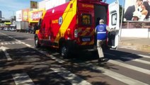 Carro e moto batem na Avenida Brasil, no centro de Cascavel