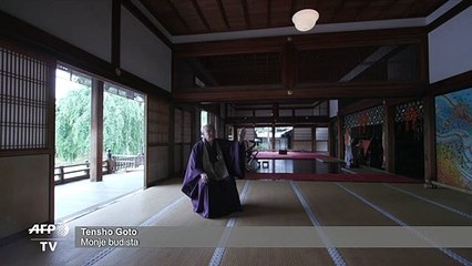 Un androide predica la sabiduría en un templo de Japón